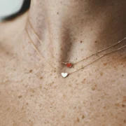 Naszyjnik Vanrycke Angie Emoji Emoji Blanc Rouge Carre Różowe Złoto 18K